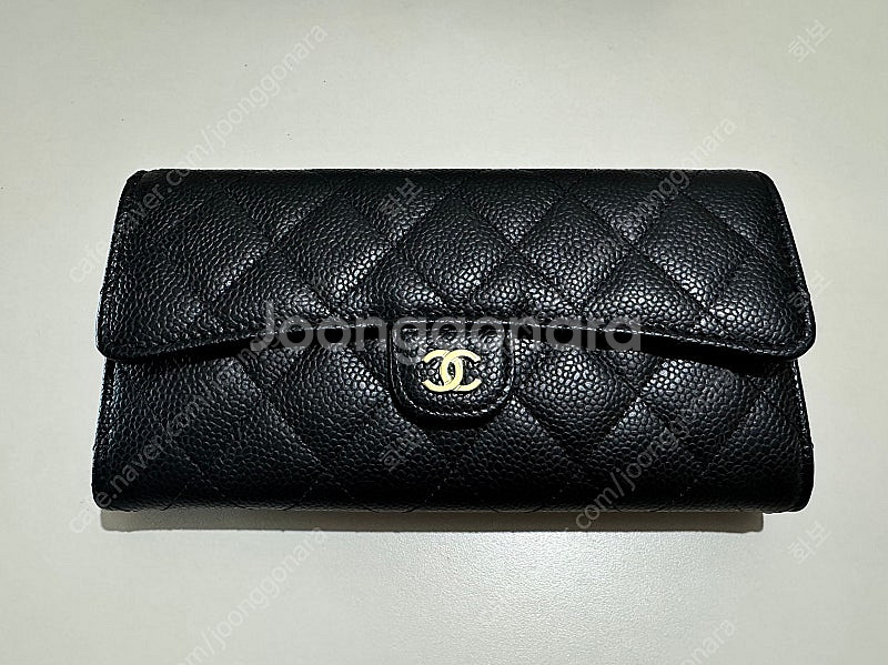 (새제품)샤넬 클래식 캐비어 장지갑 금장 AP0241--2